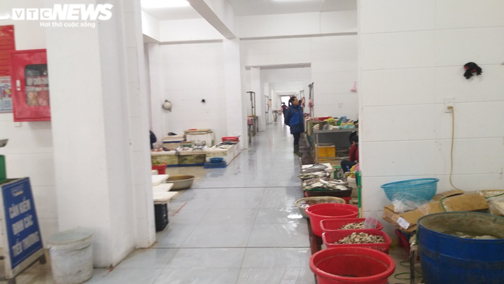 Trung tâm thương mại tổ chức họp chợ trái phép, 500 tiểu thương Hà Tĩnh bức xúc - 3