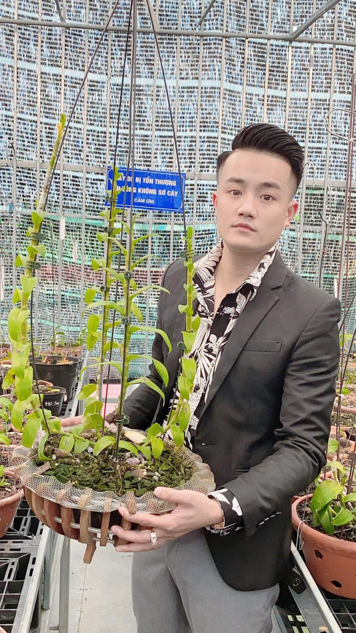 Trần Ngọc Thành hạnh phúc khi sống với niềm đam mê hoa lan - 1