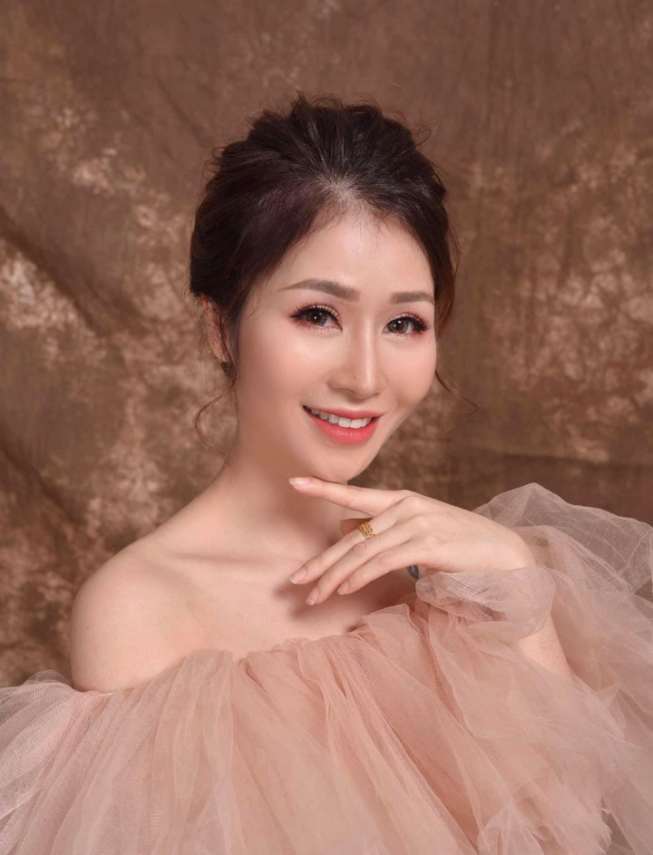 Nữ 9x xinh đẹp thành công với nghề phun xăm thẩm mỹ - 2