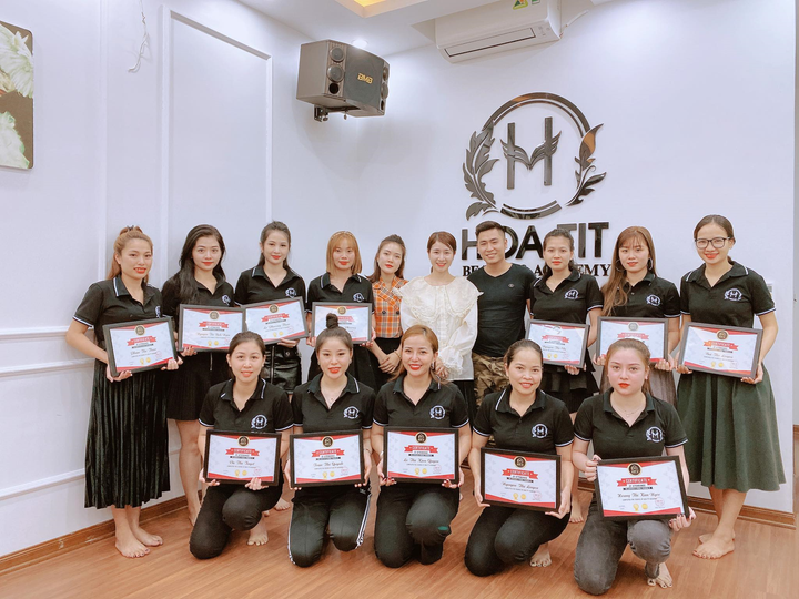 Nữ 9x xinh đẹp thành công với nghề phun xăm thẩm mỹ - 4