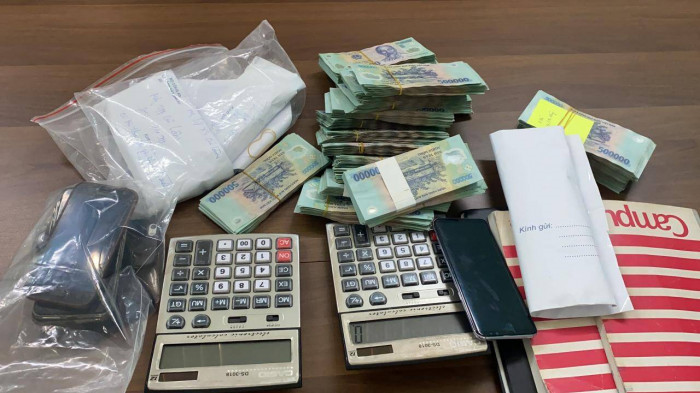 Bộ Công an triệt phá 14 tụ điểm đánh bạc 'khủng' ở TP.HCM, bắt giữ 12 người - 3