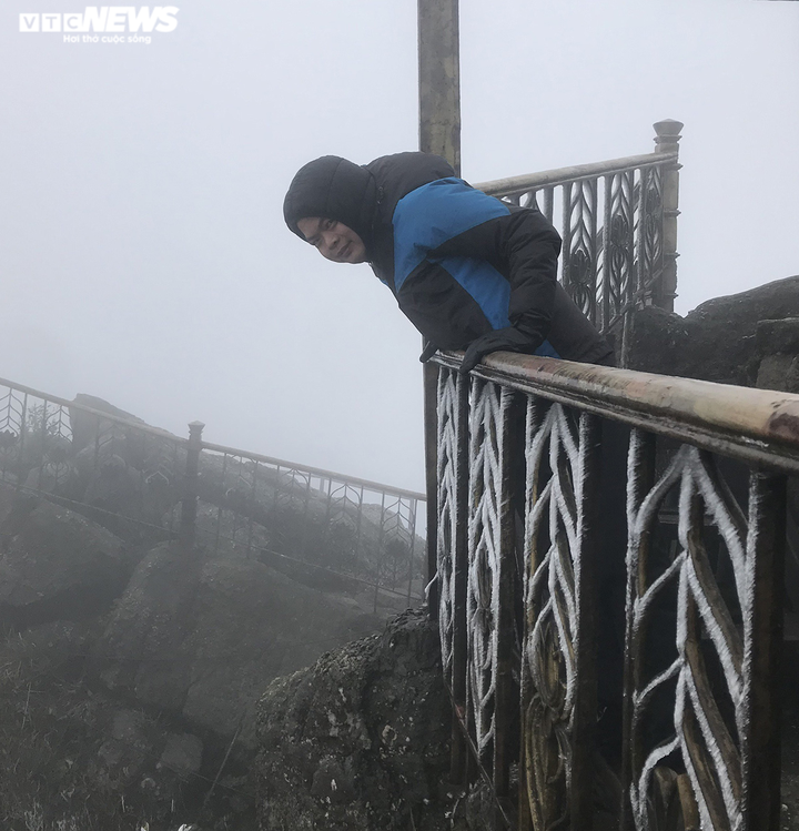 Băng tuyết bao phủ chùa Đồng trên đỉnh non thiêng Yên Tử - 12