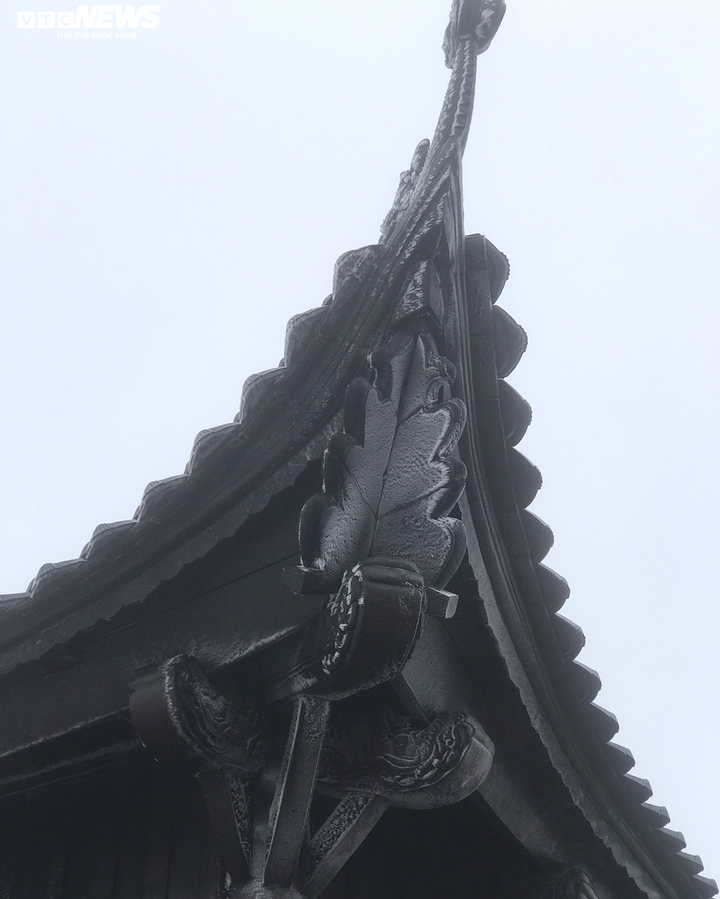 Băng tuyết bao phủ chùa Đồng trên đỉnh non thiêng Yên Tử - 5