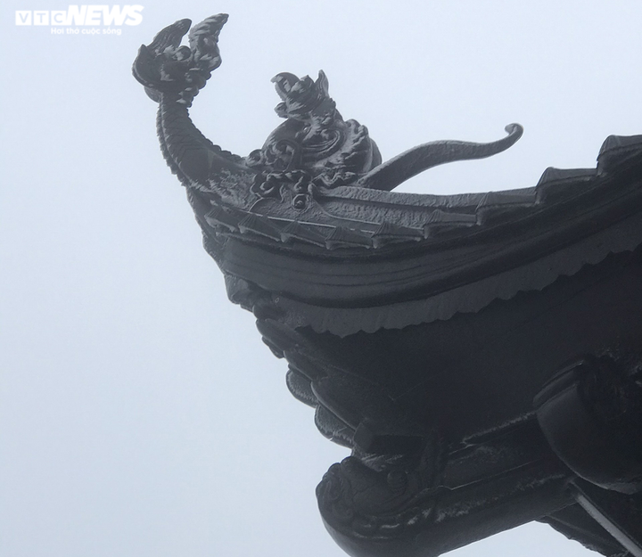 Băng tuyết bao phủ chùa Đồng trên đỉnh non thiêng Yên Tử - 6