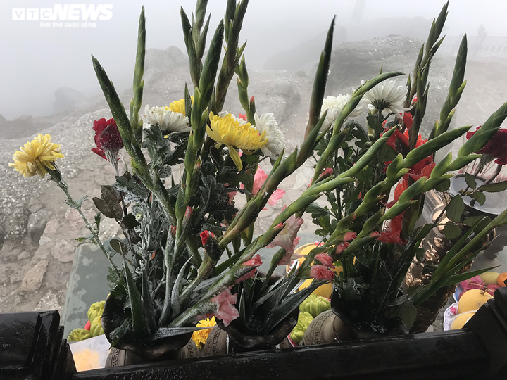 Băng tuyết bao phủ chùa Đồng trên đỉnh non thiêng Yên Tử - 8