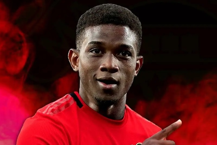 Sao trẻ vừa cập bến Man Utd có xứng với giá 21 triệu euro? - 10