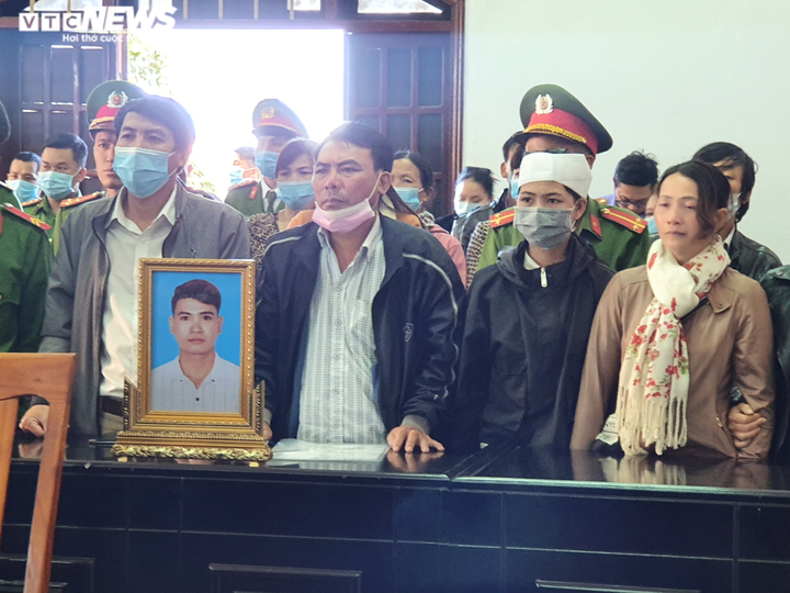 Tuyên án tử hình cựu bí thư xã giết người đốt xác để chiếm đoạt tiền bảo hiểm - 2