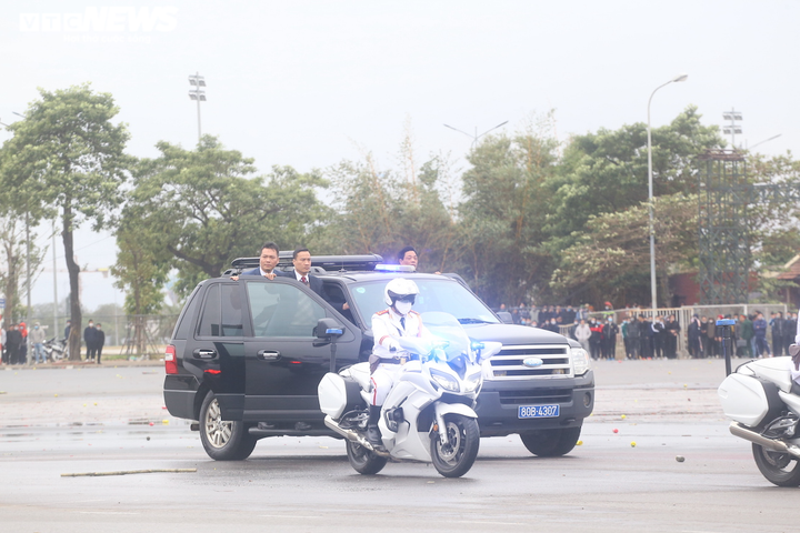 Công an, bộ đội diễn tập chống khủng bố bảo vệ Đại hội XIII của Đảng - 7