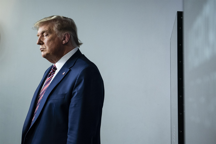 Chủ tịch Hạ viện Mỹ Pelosi kêu gọi phế truất Trump - 1