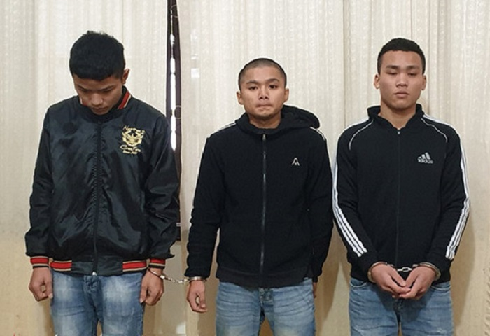 Bắt 3 tên cướp kéo lê cô gái hơn 30 m trên đường - 1