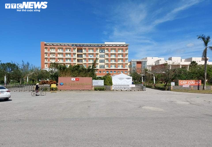 Sức khỏe bệnh nhân 1405 mắc COVID-19 từng vỡ tĩnh mạch thực quản giờ ra sao? - 1