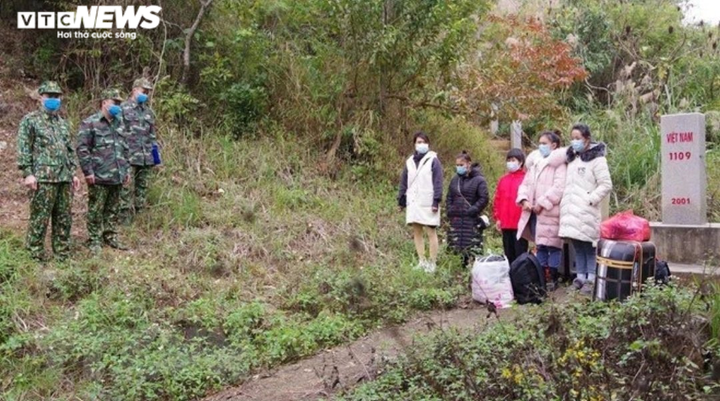 Biên phòng Lạng Sơn phát hiện 37 công dân Việt Nam nhập cảnh trái phép - 1