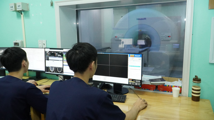 Ngất 5 phút, tỉnh dậy mới biết bị u màng não - 1