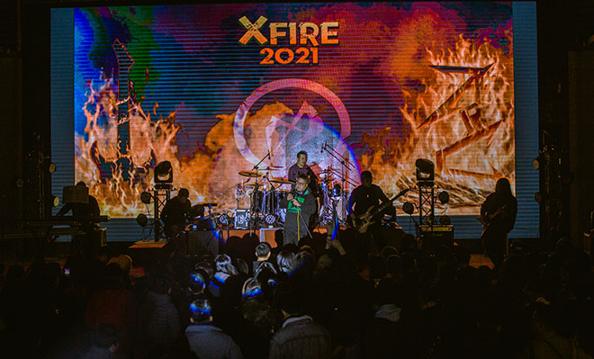 Rock band hội ngộ fan, 'đốt cháy' Hà Nội giữa trời băng giá - 7