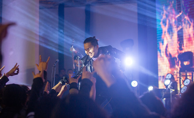 Rock band hội ngộ fan, 'đốt cháy' Hà Nội giữa trời băng giá - 2