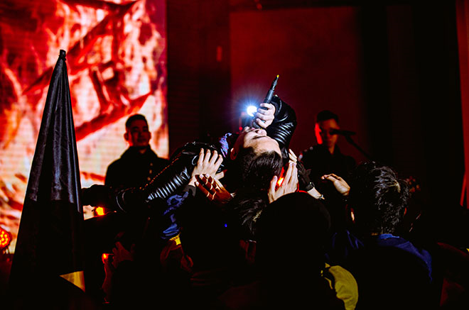 Rock band hội ngộ fan, 'đốt cháy' Hà Nội giữa trời băng giá - 3