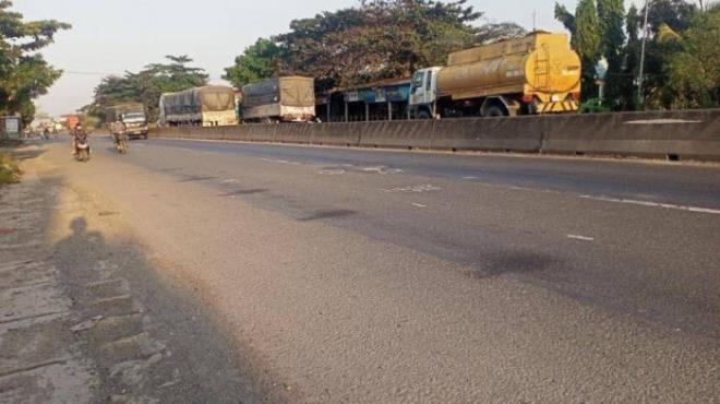 Điều tra xe biển xanh tông xe đạp khiến người đàn ông chết tại chỗ - 1