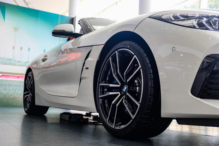BMW Z4 - huyền thoại mui trần ra mắt tại Việt Nam - 4
