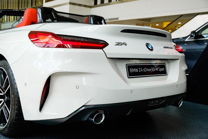 BMW Z4 - huyền thoại mui trần ra mắt tại Việt Nam - 9