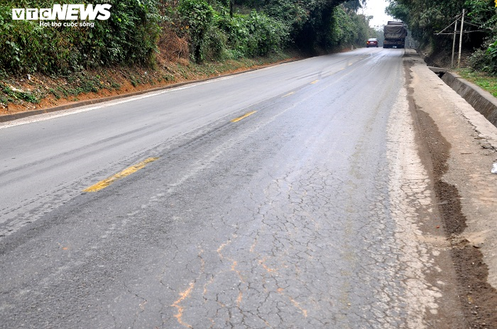 Quốc lộ ở Thanh Hoá ‘oằn mình’ gánh xe tải cơi nới thành thùng chạy ngày đêm - 13