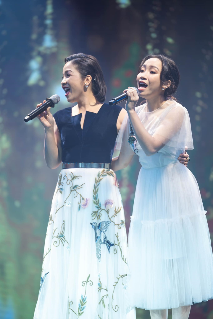 Diva Mỹ Linh kỷ niệm 23 năm ngày cưới, khoe vẫn chung một giường - 8