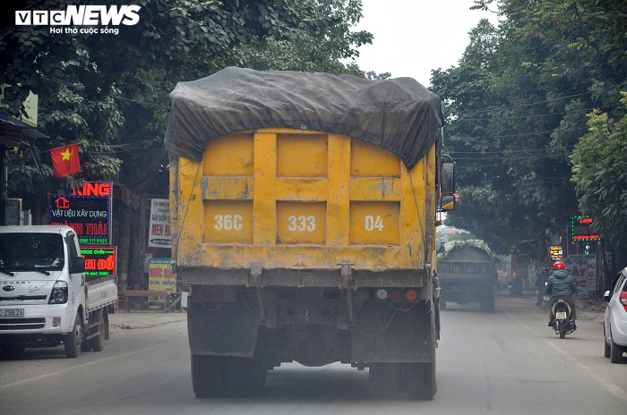 Quốc lộ ở Thanh Hoá ‘oằn mình’ gánh xe tải cơi nới thành thùng chạy ngày đêm - 9