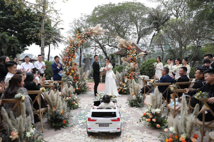 Quang Hải, Văn Toàn dự đám cưới Bùi Tiến Dũng - 3