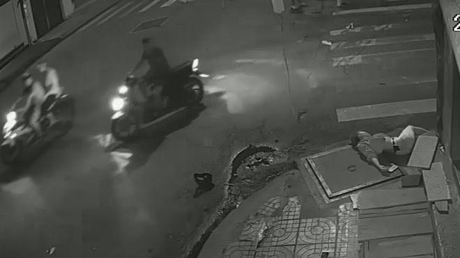 Ngày càng đáng sợ, ra đường có chuyện không ai cứu người nữa rồi - 2