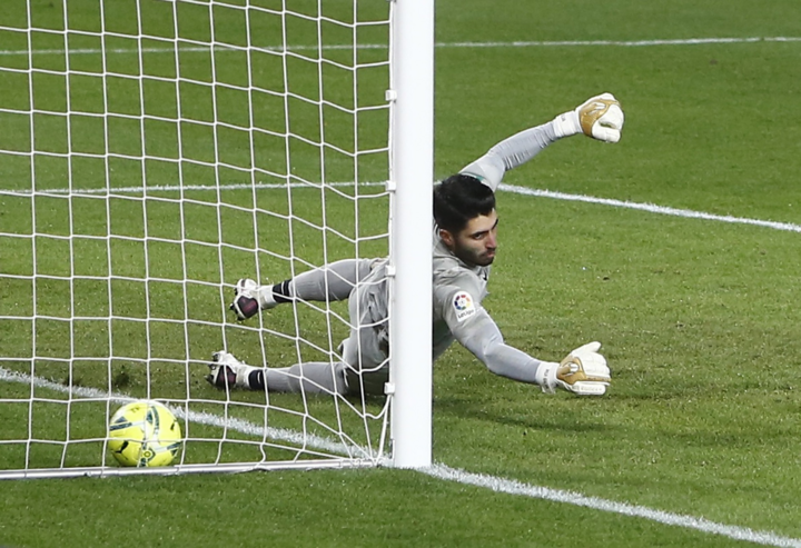 Messi tỏa sáng, Barca đè bẹp Granada - 5