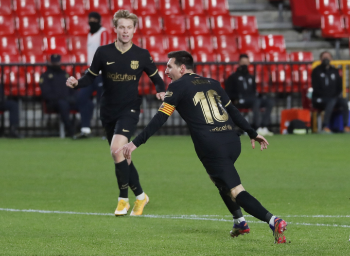 Messi tỏa sáng, Barca đè bẹp Granada - 6
