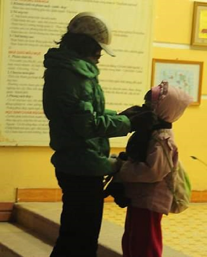 Rét buốt, nhiều trường ở Hà Nội điều chỉnh lịch học, có trường cho học sinh nghỉ - 2