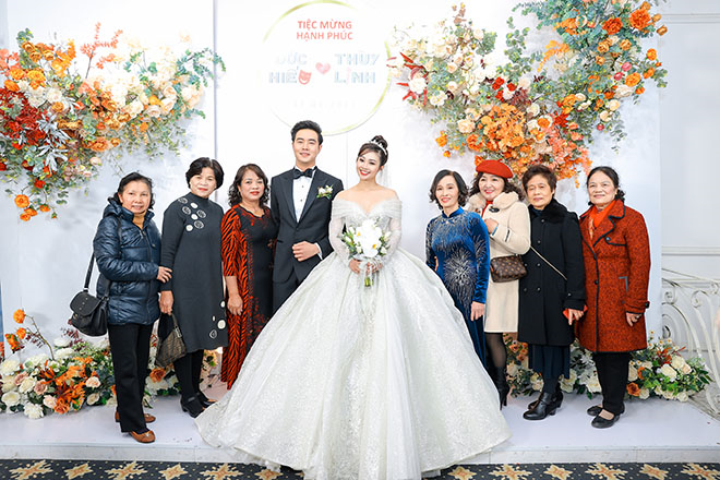 MC Thuỳ Linh rạng ngời hạnh phúc sánh đôi chú rể Đức Hiếu trong tiệc cưới - 6