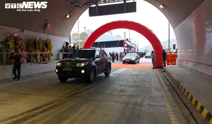 Khánh thành hầm đường bộ dài nhất Đông Nam Á nối Đà Nẵng - Huế - 2