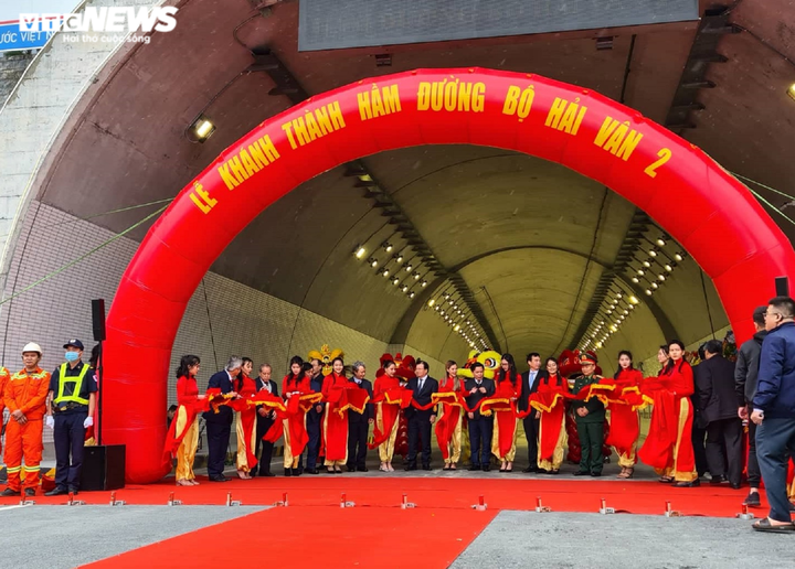 Khánh thành hầm đường bộ dài nhất Đông Nam Á nối Đà Nẵng - Huế - 1