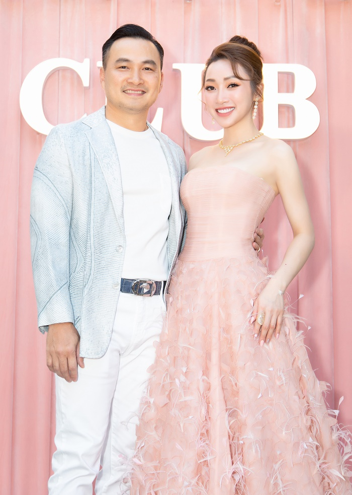 Chi Bảo tháp tùng bạn gái, gặp gỡ nhiều sao hạng A trong showbiz - 2