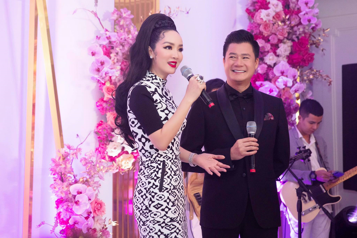 Chi Bảo tháp tùng bạn gái, gặp gỡ nhiều sao hạng A trong showbiz - 6