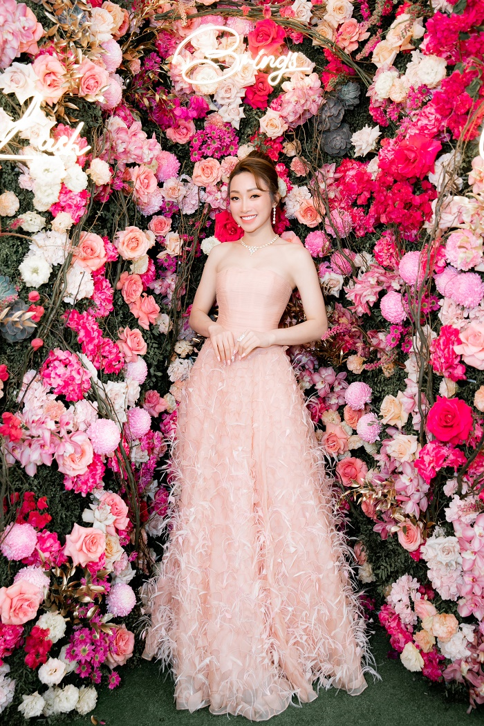 Chi Bảo tháp tùng bạn gái, gặp gỡ nhiều sao hạng A trong showbiz - 3