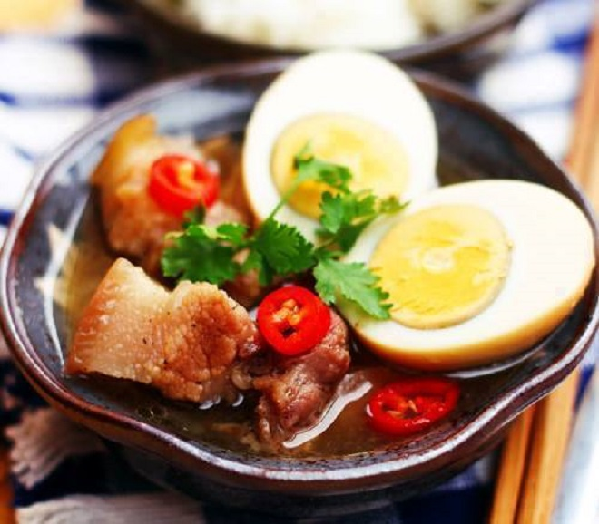 Thịt lợn kho trứng ai ăn cũng khen - 1