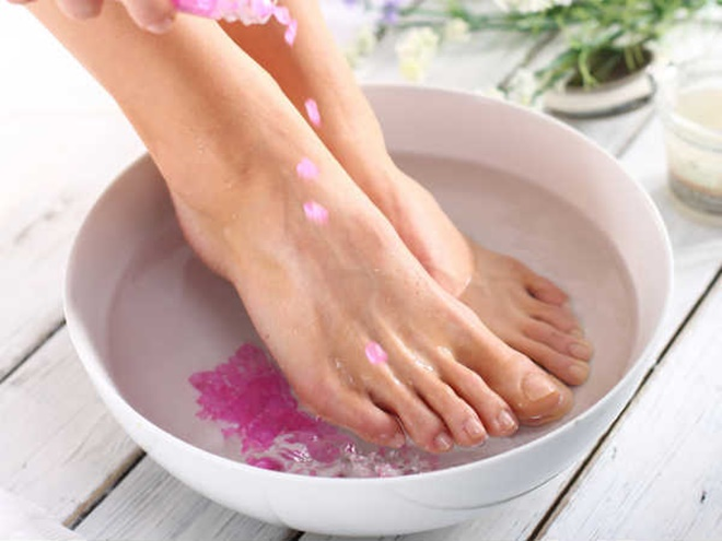 Bàn chân lạnh cóng vào mùa đông, khắc phục thế nào? - 2