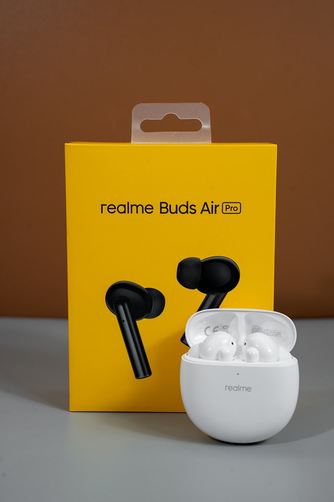 Tai nghe Realme Buds Air Pro được mở bán độc quyền tại Cellphone S - 1