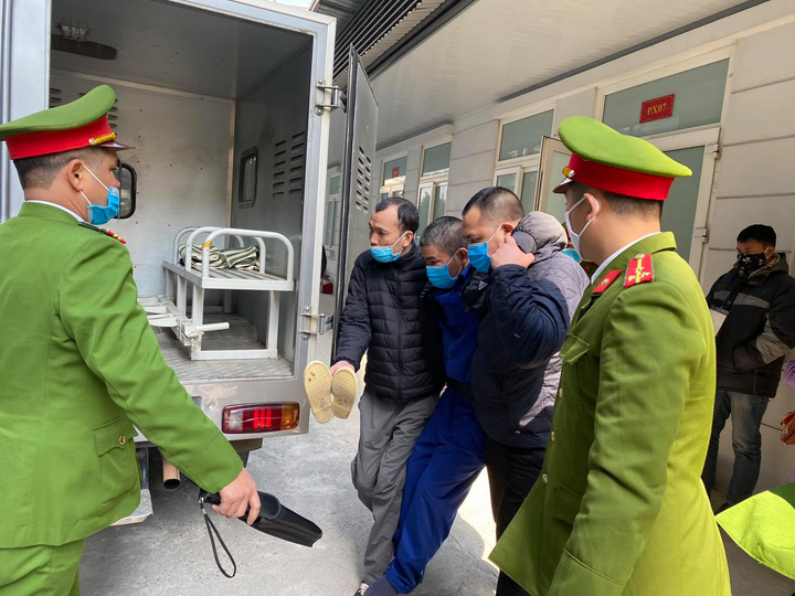 Nghi ngờ con trai không phải con đẻ, chồng nổi cơn 'cuồng ghen' đâm chết vợ - 1