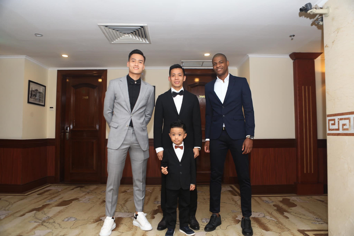 Trực tiếp Lễ trao giải Quả bóng Vàng Việt Nam: Văn Quyết lần đầu giành QBV - 8