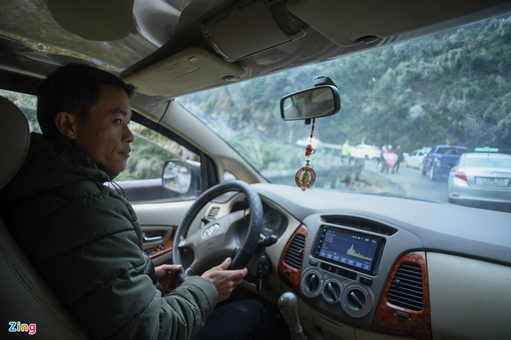 Băng tuyết khiến mặt đường đóng băng, tài xế mắt kẹt hai ngày giữa đèo Ô Quy Hồ - 4