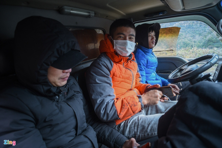 Băng tuyết khiến mặt đường đóng băng, tài xế mắt kẹt hai ngày giữa đèo Ô Quy Hồ - 8