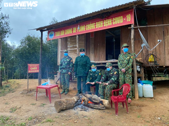 Biên phòng Quảng Trị ngăn vượt biên trái phép giữa trời rét cắt da xé thịt - 1
