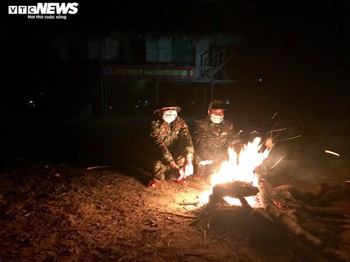 Biên phòng Quảng Trị ngăn vượt biên trái phép giữa trời rét cắt da xé thịt - 8