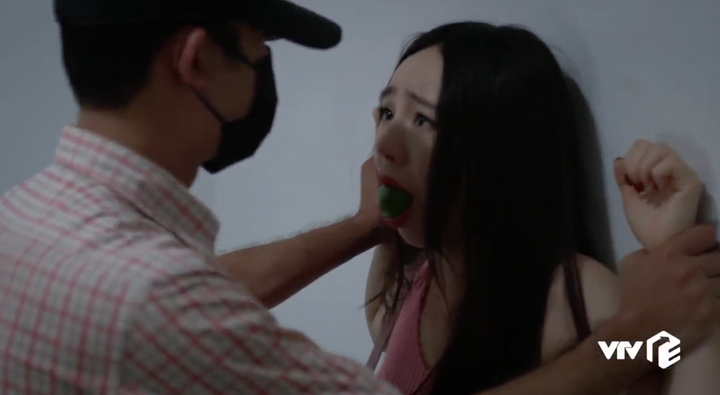 Hướng dương ngược nắng tập 13: Minh trói đánh Ngọc vì tội bày mưu hại em trai - 3