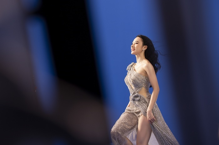 Sau 3 năm rút khỏi showbiz, Angela Phương Trinh tung bộ ảnh kiêu sa, gợi cảm - 8