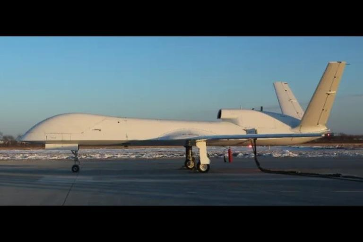 Trung Quốc thử nghiệm máy bay không người lái tấn công tầm xa WJ-700 - 1