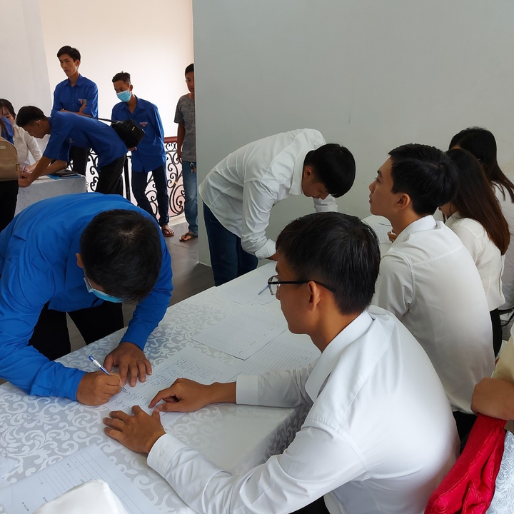 Nâng cao nhận thức về vai trò của thanh niên trong việc ứng phó biến đổi khí hậu - 1